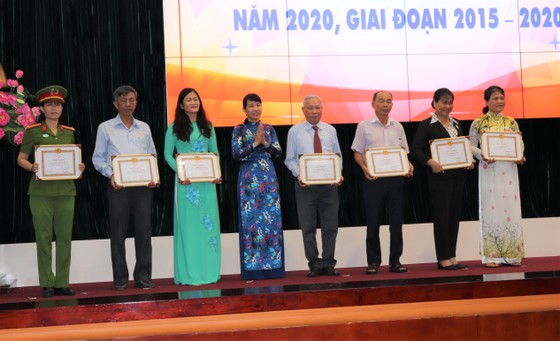 Tuyên dương gia đình dân vận khéo ảnh 1 Tuyên dương gia đình dân vận khéo ảnh 1