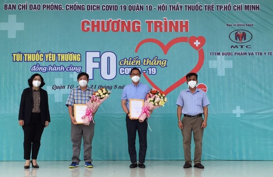 Trao 10.000 túi an sinh đến tay người dân khó khăn ảnh 4