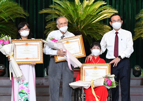 Học Bác giúp thêm niềm tin, bản lĩnh xây dựng và phát triển TPHCM ảnh 5 Học Bác giúp thêm niềm tin, bản lĩnh xây dựng và phát triển TPHCM ảnh 5