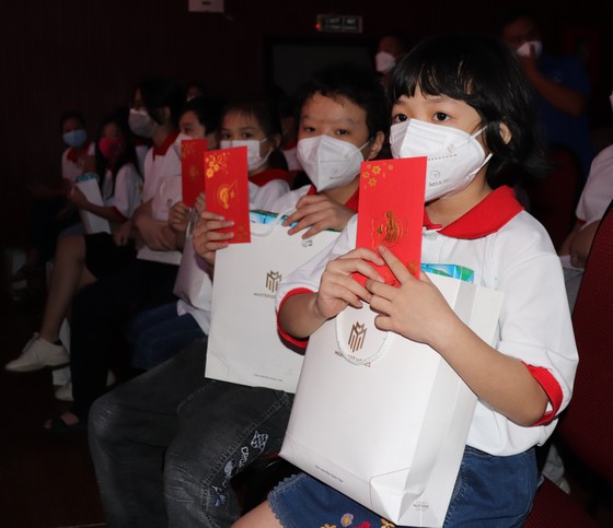 1.500 trẻ mồ côi, khuyết tật vui đón tết tại “Tổ ấm ngày xuân” ảnh 1