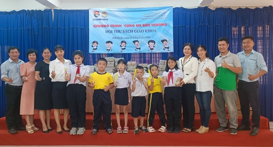 Trao phương tiện sinh kế, chăm lo gia đình chính sách ảnh 1 Trao phương tiện sinh kế, chăm lo gia đình chính sách ảnh 1