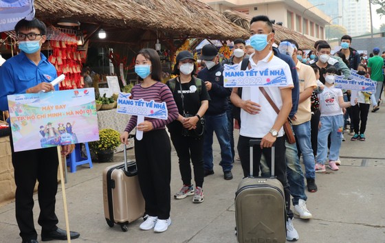Hơn 4.000 vé máy bay, vé xe đưa sinh viên, công nhân về quê đón tết ảnh 3