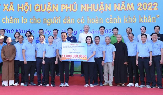 20 năm đi bộ đóng góp hơn 112 tỷ đồng chăm lo người nghèo ảnh 7