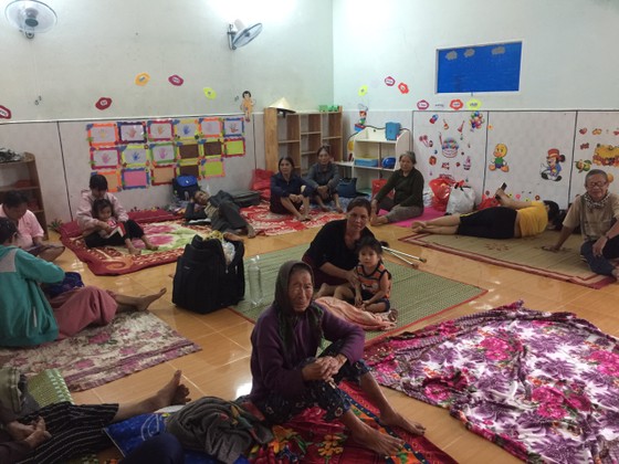 Căng mình ứng phó bão số 9 ảnh 2