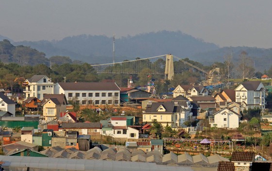 Phạt 40 triệu đồng chủ đầu tư cầu đáy kính không phép ở Đà Lạt ảnh 1 Xử phạt 40 triệu đồng chủ đầu tư cầu đáy kính không phép ở Thung lũng Tình yêu ảnh 1