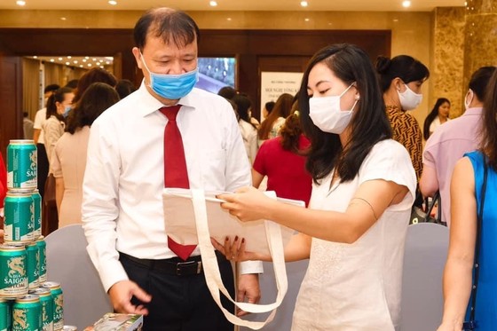 52% người tiêu dùng khuyên bạn bè, người thân nên sử dụng hàng Việt Nam ảnh 2