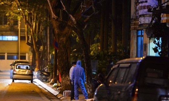 Hà Nội cách ly nhiều người sau khi xác định ca nhiễm Covid-19 ảnh 2 Hà Nội cách ly nhiều người sau khi xác định ca nhiễm Covid-19 ảnh 2