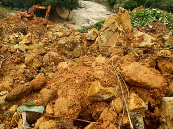 Tan hoang thủy điện Rào Trăng 3 ảnh 16 Tan hoang thủy điện Rào Trăng 3 ảnh 15