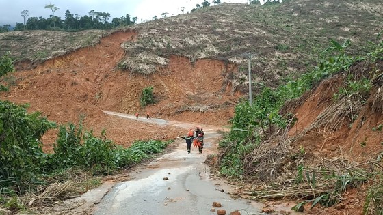 Tan hoang thủy điện Rào Trăng 3 ảnh 13 Tan hoang thủy điện Rào Trăng 3 ảnh 12