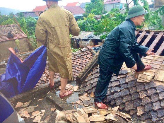 Bão số 5 gây lốc xoáy và mưa lớn nhiều nơi ảnh 9