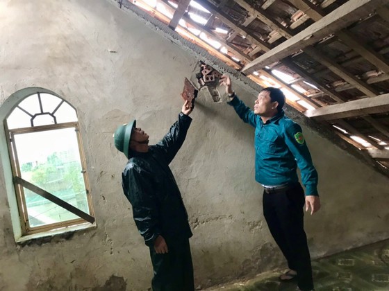 Bão số 5 gây lốc xoáy và mưa lớn nhiều nơi ảnh 7