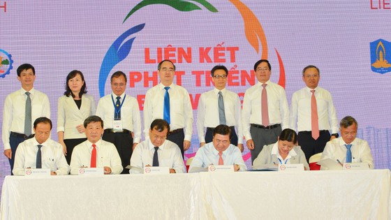 Thúc đẩy phát triển du lịch vùng Đông Nam bộ ảnh 4 Thúc đẩy phát triển du lịch vùng Đông Nam bộ ảnh 5