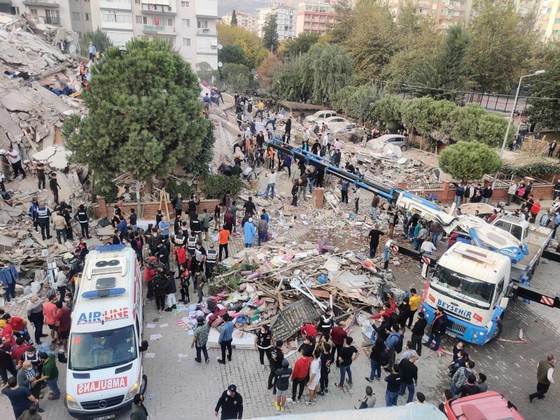 Ít nhất 22 người thiệt mạng do động đất ở Thổ Nhĩ Kỳ và Hy Lạp ảnh 14