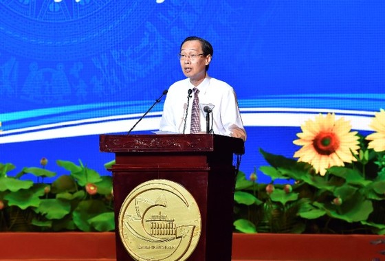 Càng khó khăn càng phải thi đua, sáng tạo ảnh 6 Bí thư Thành ủy TPHCM Nguyễn Thiện Nhân: Định hướng đúng, dù khó khăn người dân vẫn hưởng ứng ảnh 6
