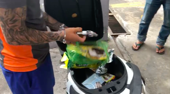 Bắt băng nhóm cho vay nặng lãi, thu giữ súng ngắn cùng hàng trăm viên ma túy ảnh 5