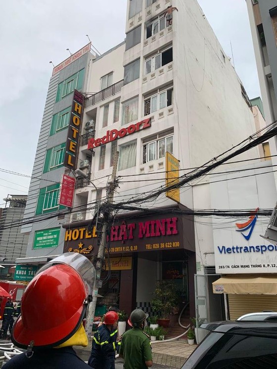 Cháy khách sạn tại quận 10, 2 người thương vong ảnh 3 Cháy khách sạn tại quận 10, 1 người tử vong, 1 người bị thương ảnh 3