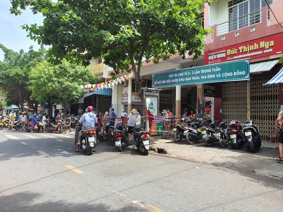 Đà Nẵng: Ngày đầu đi chợ bằng thẻ theo ngày chẵn lẻ ảnh 11 Đà Nẵng: Ngày đầu đi chợ bằng thẻ theo ngày chẵn lẻ ảnh 11