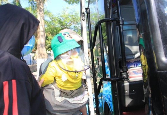 Hơn 700 người Quảng Ngãi kẹt ở "tâm dịch" Đà Nẵng được về quê ảnh 17 Đưa hơn 700 người Quảng Ngãi tại Đà Nẵng về quê ảnh 16