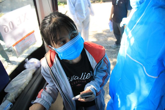 Hơn 700 người Quảng Ngãi kẹt ở "tâm dịch" Đà Nẵng được về quê ảnh 20 Đưa hơn 700 người Quảng Ngãi tại Đà Nẵng về quê ảnh 19
