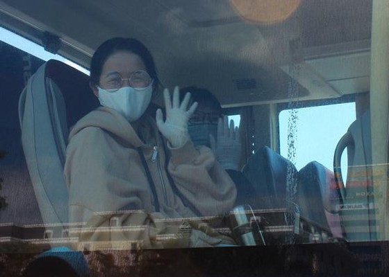 Hơn 700 người Quảng Ngãi kẹt ở "tâm dịch" Đà Nẵng được về quê ảnh 25 Đưa hơn 700 người Quảng Ngãi tại Đà Nẵng về quê ảnh 24