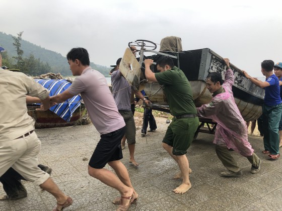 Đà Nẵng ráo riết chuẩn bị phòng bão số 5 ảnh 12 Đà Nẵng ráo riết chuẩn bị phòng bão số 5 ảnh 12