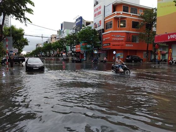 Bão số 5 gây lốc xoáy và mưa lớn nhiều nơi ảnh 18