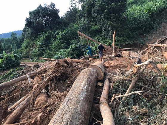 Toàn cảnh thảm họa sạt lở vùi lấp người ở Trà Leng, Trà Vân ảnh 12 Toàn cảnh thảm họa sạt lở vùi lấp người ở Trà Leng, Trà Vân ảnh 12