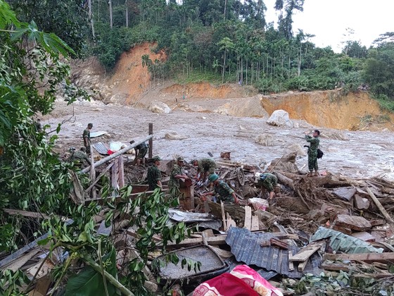 Toàn cảnh thảm họa sạt lở vùi lấp người ở Trà Leng, Trà Vân ảnh 20 Toàn cảnh thảm họa sạt lở vùi lấp người ở Trà Leng, Trà Vân ảnh 20