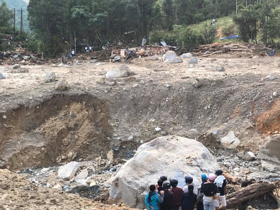 Toàn cảnh thảm họa sạt lở vùi lấp người ở Trà Leng, Trà Vân ảnh 5 Toàn cảnh thảm họa sạt lở vùi lấp người ở Trà Leng, Trà Vân ảnh 5