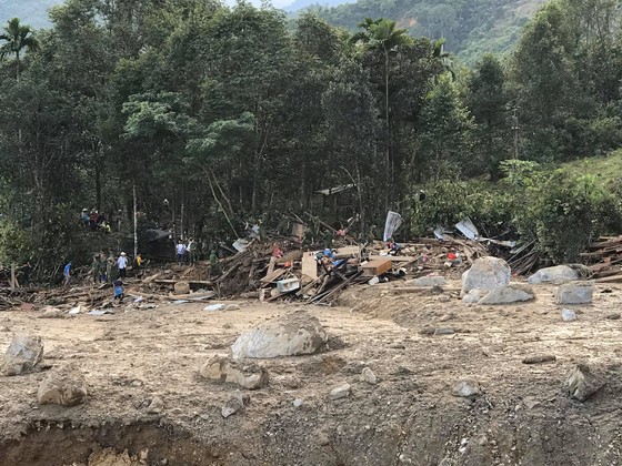 Toàn cảnh thảm họa sạt lở vùi lấp người ở Trà Leng, Trà Vân ảnh 14 Toàn cảnh thảm họa sạt lở vùi lấp người ở Trà Leng, Trà Vân ảnh 14