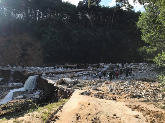 Toàn cảnh thảm họa sạt lở vùi lấp người ở Trà Leng, Trà Vân ảnh 13 Toàn cảnh thảm họa sạt lở vùi lấp người ở Trà Leng, Trà Vân ảnh 13