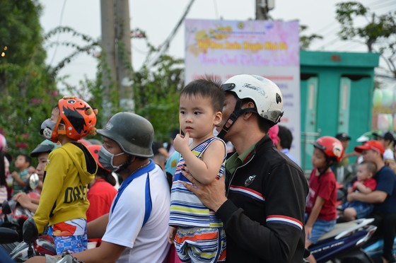 Khai mạc hội hoa xuân phục vụ bà con ngoại thành ảnh 7 Khai mạc hội hoa xuân phục vụ bà con ngoại thành ảnh 7