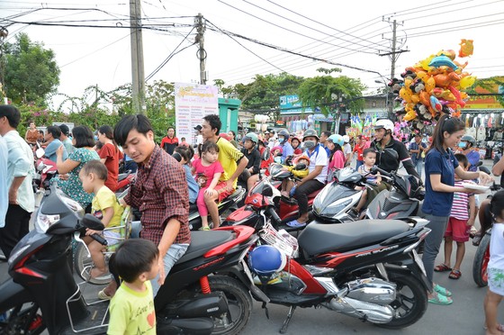 Khai mạc hội hoa xuân phục vụ bà con ngoại thành ảnh 6 Khai mạc hội hoa xuân phục vụ bà con ngoại thành ảnh 6