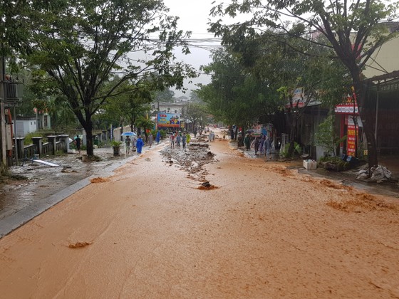 Hàng chục người bị sạt lở núi vùi lấp tại Quảng Nam ảnh 1 Hàng chục người bị sạt lở núi vùi lấp tại Quảng Nam ảnh 1