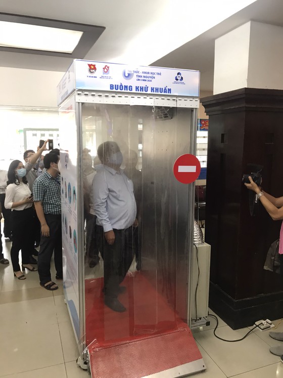 Ra mắt buồng khử khuẩn toàn thân tại TPHCM ảnh 1 Ra mắt buồng khử khuẩn tại TPHCM ảnh 1