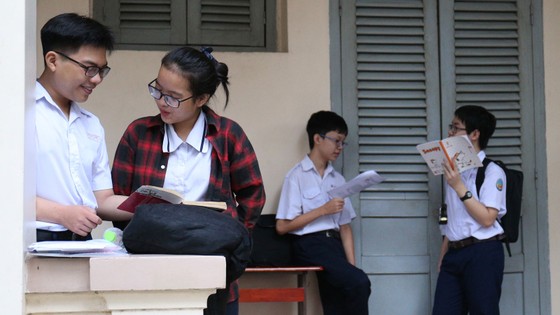 Hơn 82.000 thí sinh TPHCM bước vào môn thi đầu tiên của kỳ thi tuyển sinh lớp 10 ảnh 4