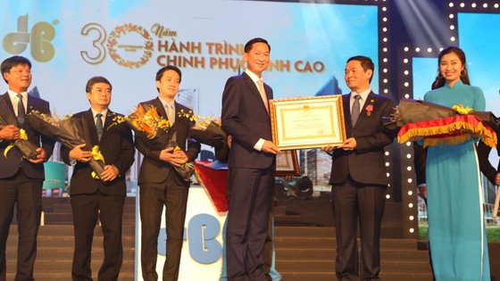 Tập đoàn Xây dựng Hòa Bình đón nhận Huân chương Lao động hạng Nhì ảnh 1