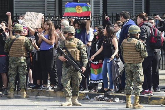 Chile gia hạn lệnh giới nghiêm