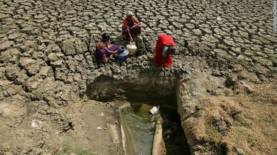 Người dân ở Chennai, Ấn Độ, khổ sở vì thiếu nước