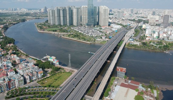 Sông Sài Gòn đoạn qua quận 2 và quận Bình Thạnh. Ảnh: CAO THĂNG