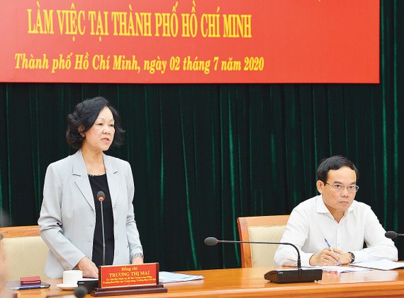 Kịp thời giải quyết những bức xúc của người dân Trưởng Ban Dân vận Trung ương Trương Thị Mai phát biểu trong buổi làm việc với TPHCM. Ảnh: VIỆT DŨNG