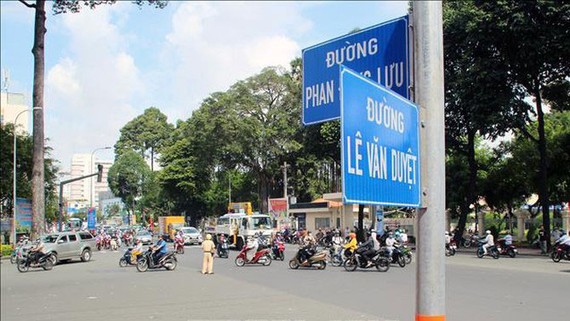 UBND TPHCM vừa đổi tên đường Đinh Tiên Hoàng (đoạn từ cầu Bông đến Phan Đăng Lưu) thành đường Lê Văn Duyệt. Ảnh: TTXVN