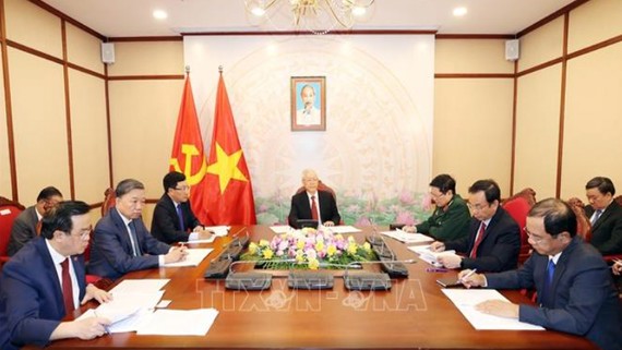Tối 29-9-2020, tại Trụ sở Trung ương Đảng, Tổng Bí thư, Chủ tịch nước Nguyễn Phú Trọng điện đàm trực tiếp với Tổng Bí thư, Chủ tịch nước Trung Quốc Tập Cận Bình. Ảnh: Trí Dũng/TTXVN