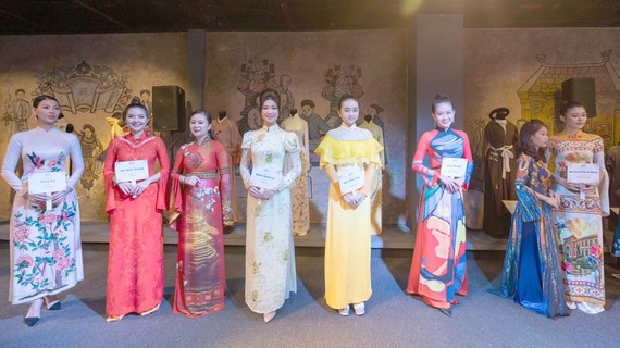 Lễ hội áo dài TPHCM lần 7: Tôi yêu áo dài Việt Nam