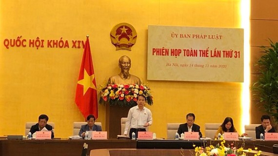 Ủy ban Pháp luật của Quốc hội tán thành phát triển Phú Quốc từ huyện đảo lên thẳng “thành phố trong rừng” Toàn cảnh phiên họp toàn thể của Ủy ban Pháp luật của Quốc hội sáng 14-11. Ảnh: QUANG PHÚC