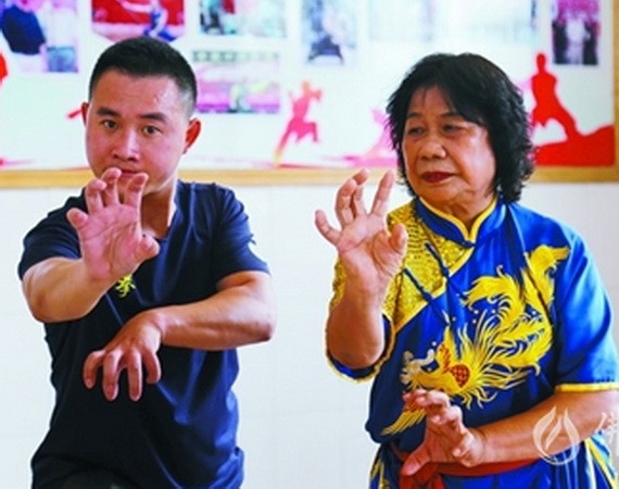 黃飛鴻第五代弟子72歲 打女 練洪拳40餘年成網紅 體育 華文西貢解放日報