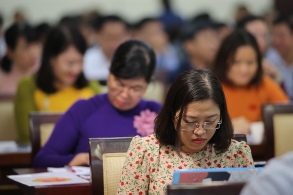 Sẽ hướng dẫn các quận huyện xử lý tiếng ồn từ karaoke loa kéo Đại biểu tham dự Kỳ họp thứ 20 HĐND TPHCM khóa IX vào ngày 11-7. Ảnh: DŨNG PHƯƠNG