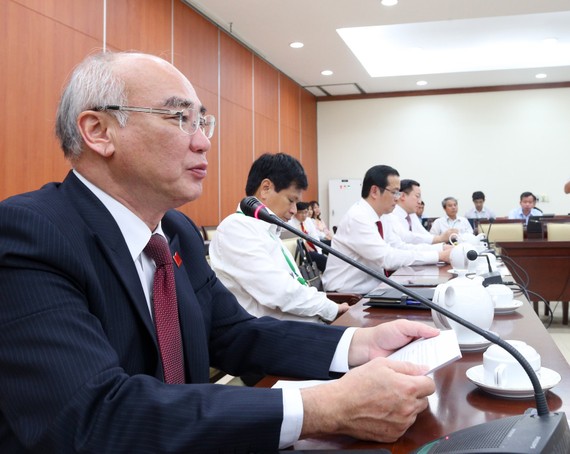 Đại hội đại biểu Đảng bộ TPHCM tiết kiệm tối đa, dành kinh phí hỗ trợ đồng bào miền Trung Đồng chí Phan Nguyễn Như Khuê, Ủy viên Ban Thường vụ Thành ủy, Trưởng Ban Tuyên giáo Thành ủy chủ trì họp báo sau ngày làm việc đầu tiên của Đại hội đại biểu Đảng bộ TPHCM. Ảnh: HOÀNG HÙNG