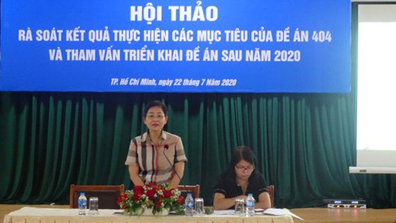 Phó Chủ tịch Hội Liên hiệp Phụ nữ Việt Nam Trần Thị Hương chủ trì hội thảo