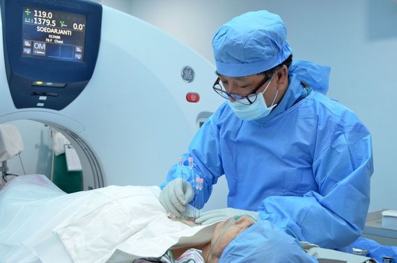 廣州現代腫瘤醫院採用世界一流癌症治療儀器。